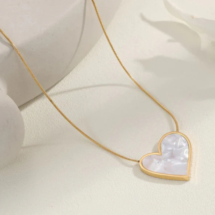 Mother of Pearl Heart Pendant Necklace