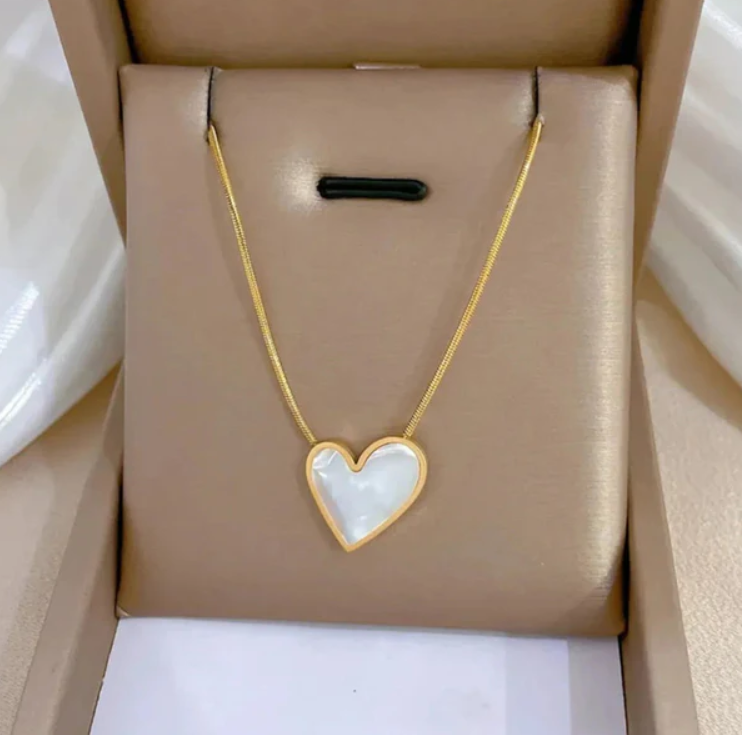 Mother of Pearl Heart Pendant Necklace